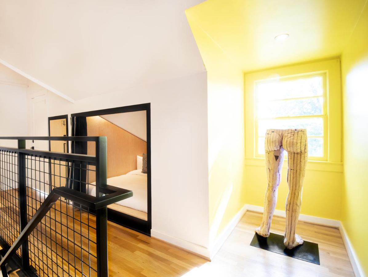 Modal Hostel Грийнвил Екстериор снимка