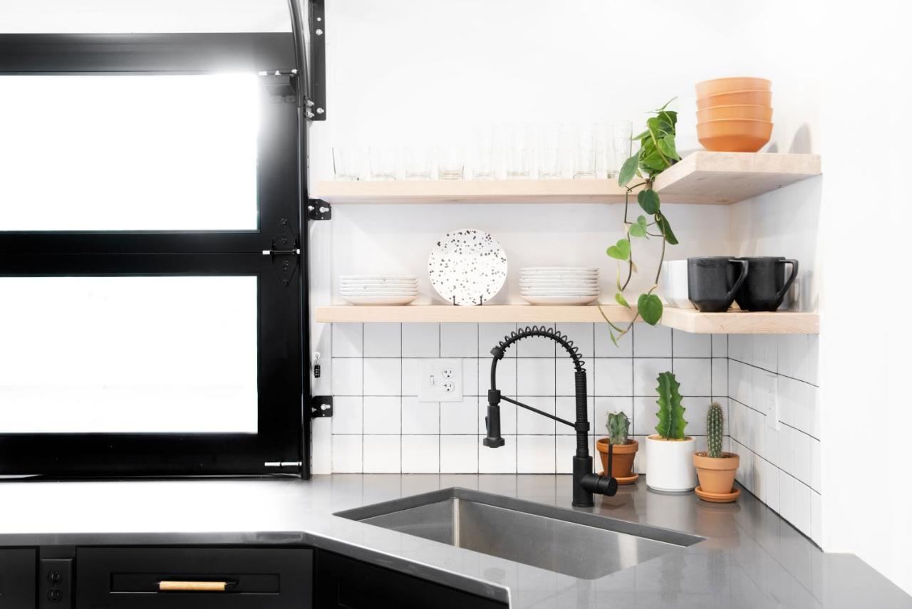 Modal Hostel Грийнвил Екстериор снимка