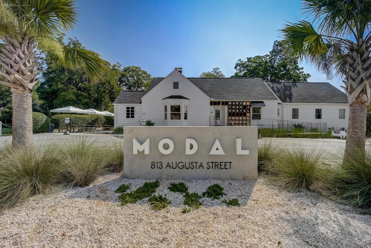 Modal Hostel Грийнвил Екстериор снимка